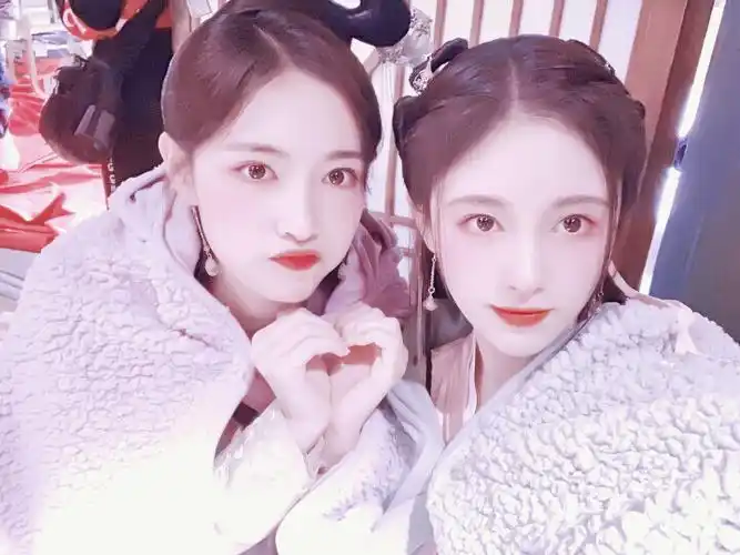 鞠婧祎许佳琪闺蜜头像