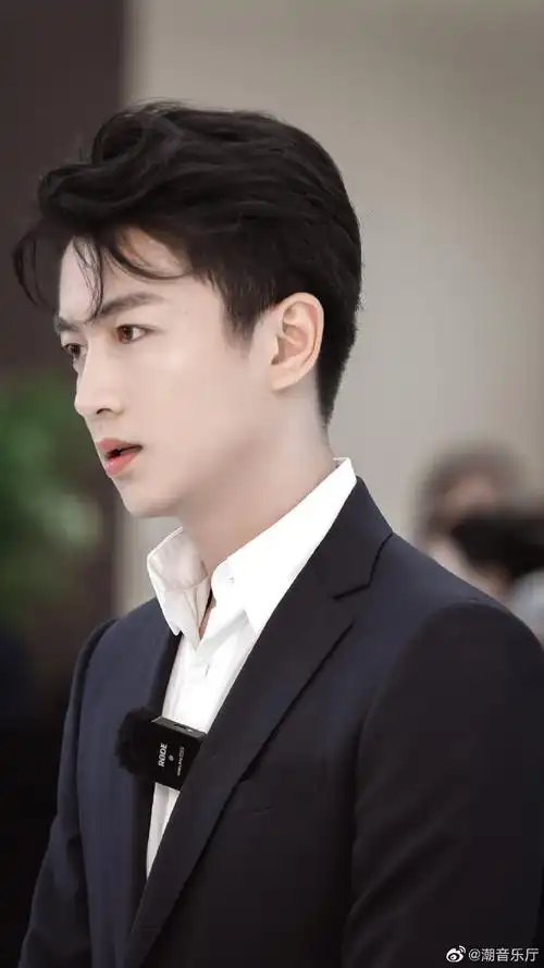 美颜滤镜下的陈晓#五官都很优秀但是,眼睛和睫毛也太好看了吧!