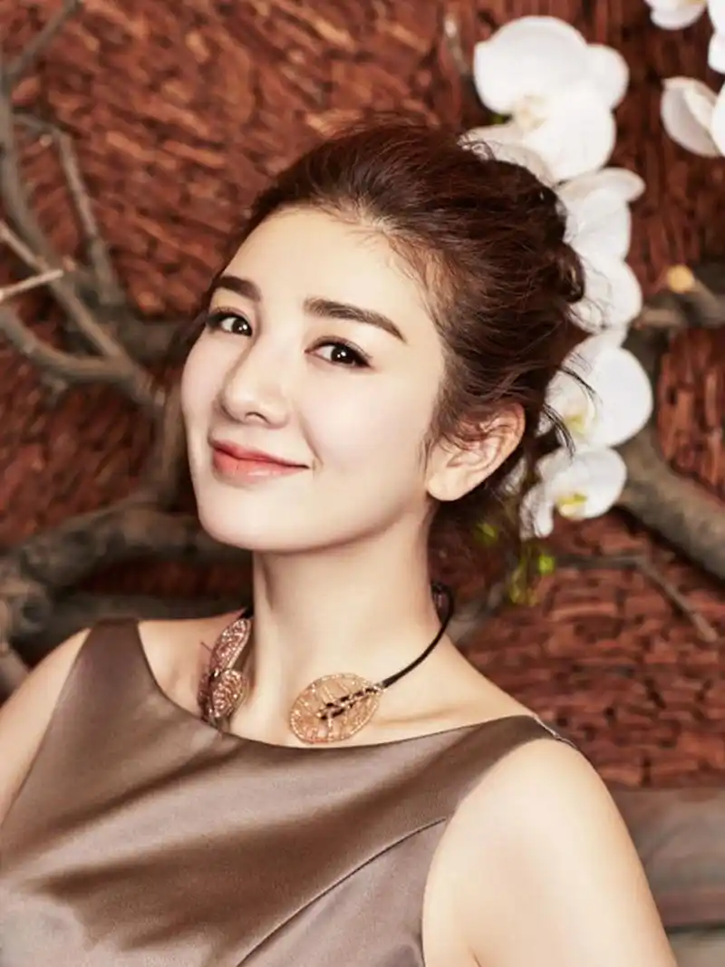 其中就有杜冰雁, 在剧中扮演杜冰雁的演员名字叫做小李琳,原名李佳璘