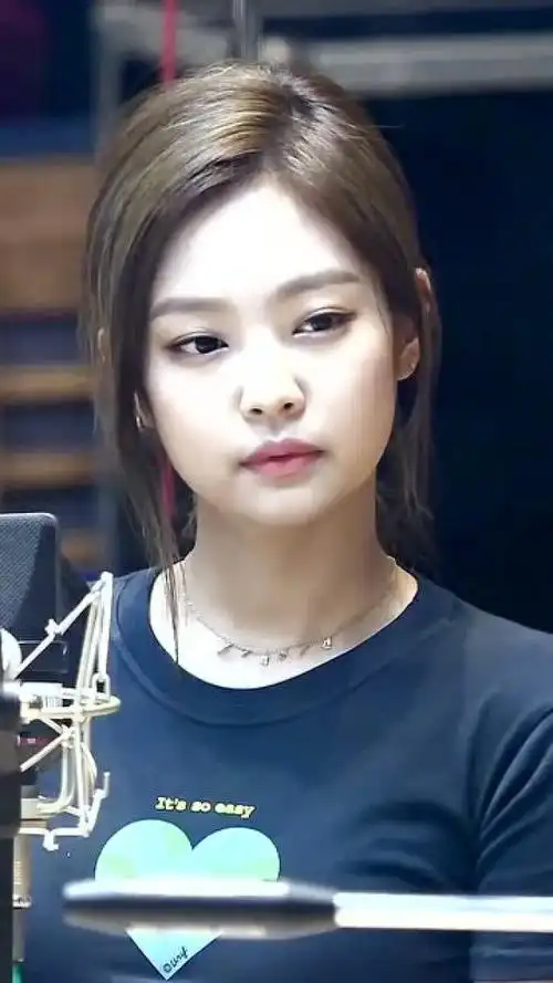 jennie的颅顶有多少人羡慕,妮妮:我的rap可是超级棒的!