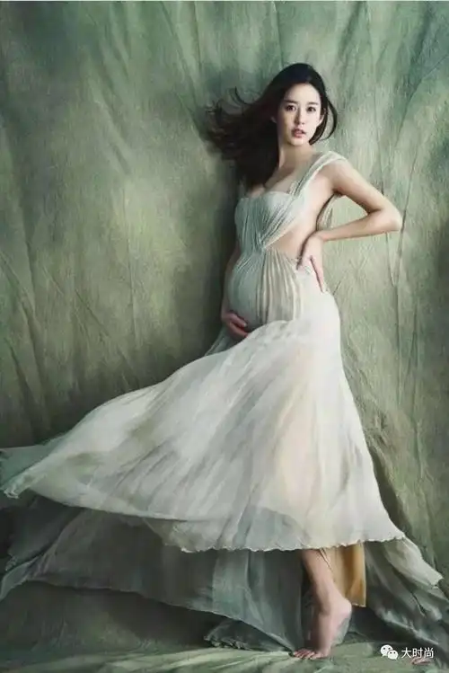 张雨绮宣布怀孕女明星怀孕都是闹着玩的