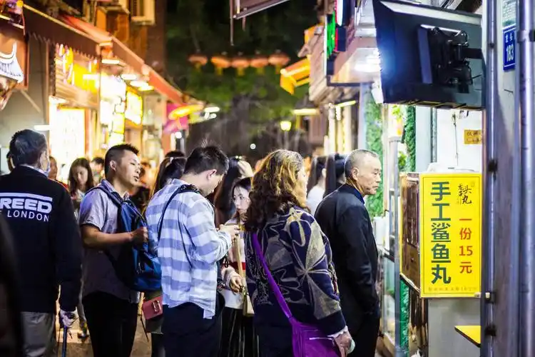 龙头路的选择倒是非常的多在鼓浪屿上面也是饿不到的各种各样的美食在