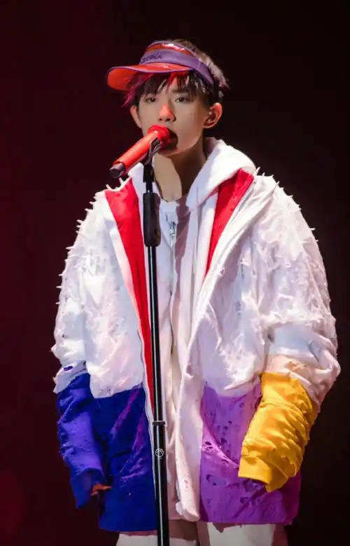 易烊千玺入选2024年30佳青年歌手