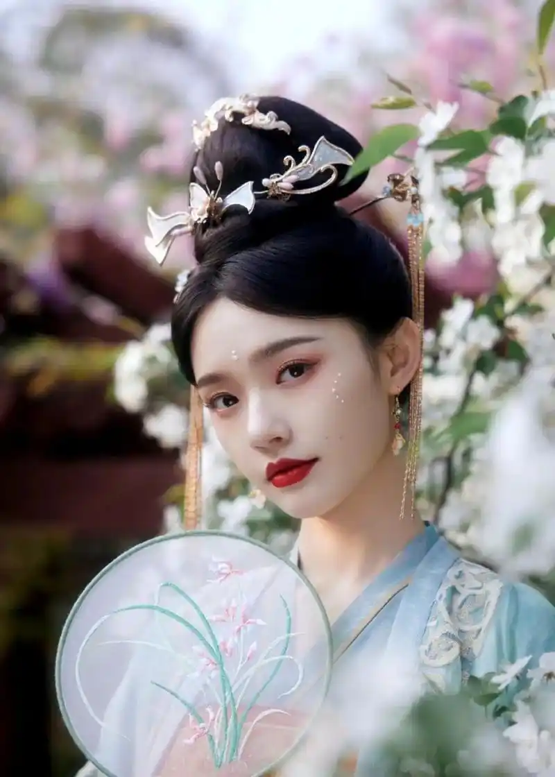 林允从《梦华录》以后,又一个惊艳到我的古装造型,感觉这才是宋引章