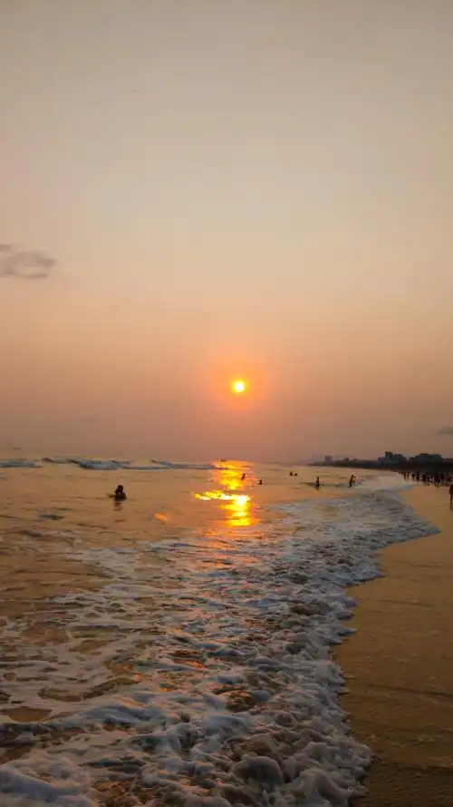 傍晚的海边美景