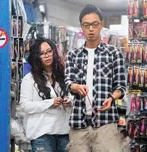 51岁张惠妹现身杭州,减数十斤,颜值回春,与调酒师男友感情稳定_王力宏