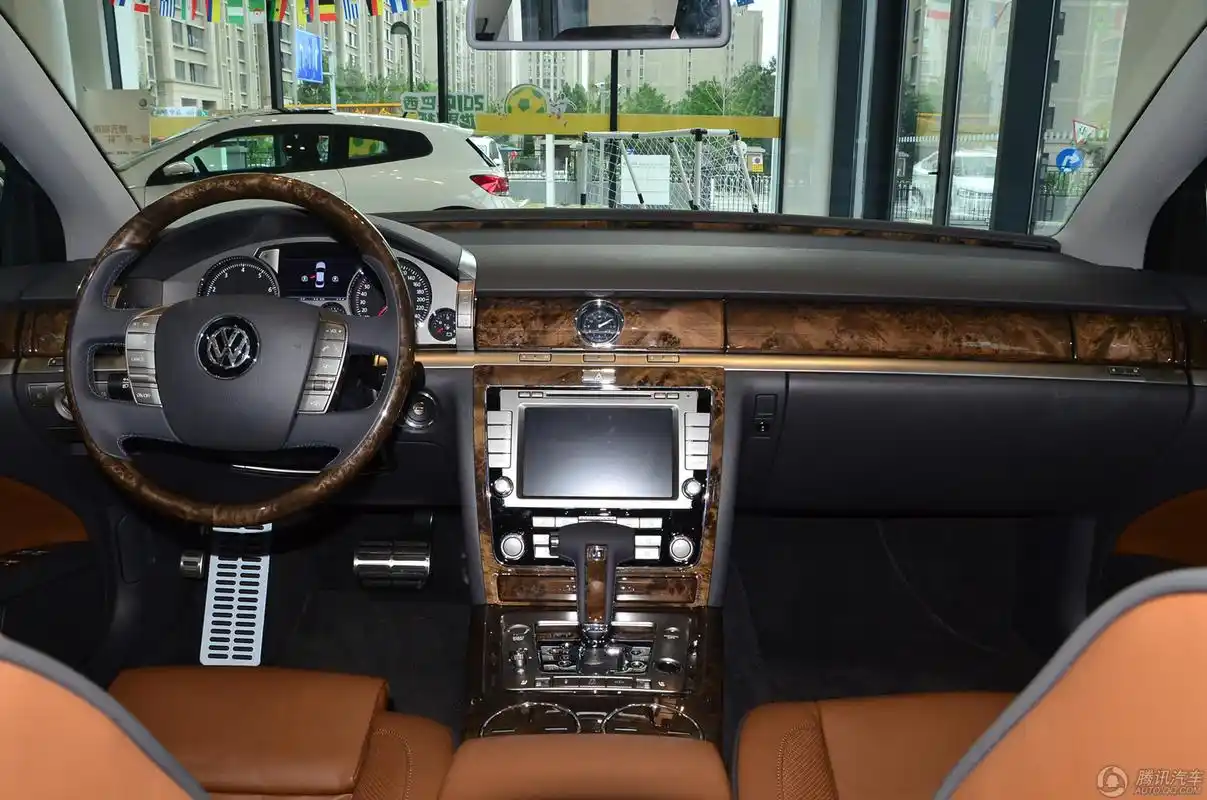 2012款 大众辉腾 3.0 精英定制型