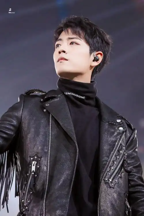 吹爆皮衣战,乱世巨星很霸气了!   真的好酷啊!喜欢舞台战!