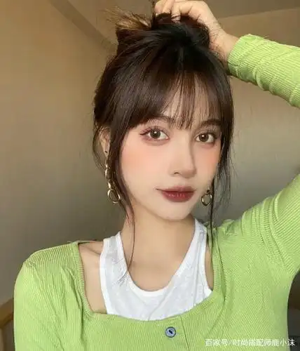 什么样的刘海显年轻又自然?避开"雷区",不仅显脸小还减龄