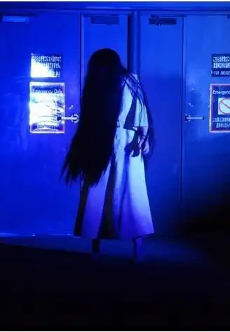 长发女鬼"贞子"惊现舞台濑户康史