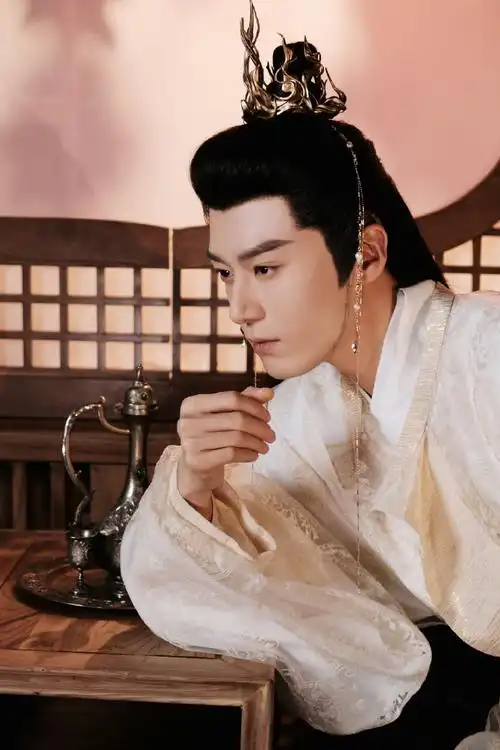 看下去年龄差有些大,竟然想他们合作一部古装茅子俊这组图出来后,就