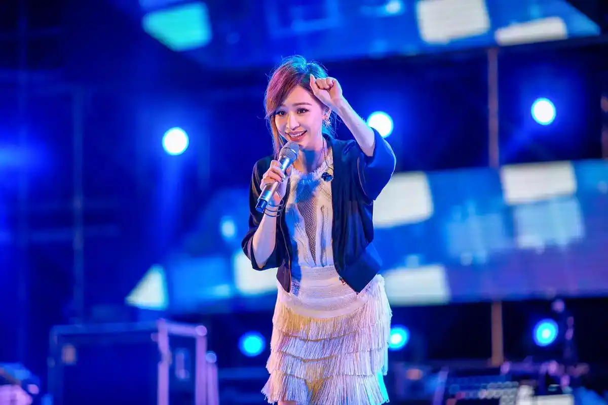 王心凌 曾来过#武隆,当时的演唱会那是人山人海,我负责近距 - 抖音