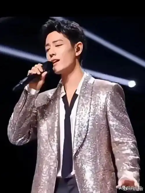 他会和红色灯牌挥手|肖战|热烈_网易订阅