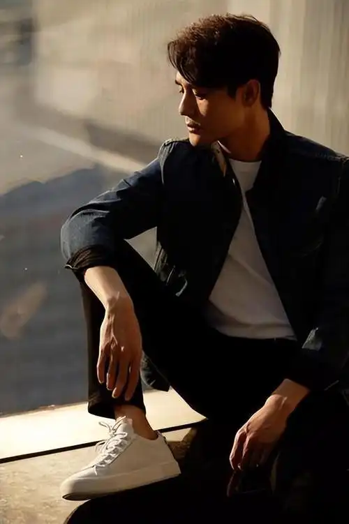 回顾王凯:父亲肺癌离世,他被查出肺部阴影,名气对他已是浮云