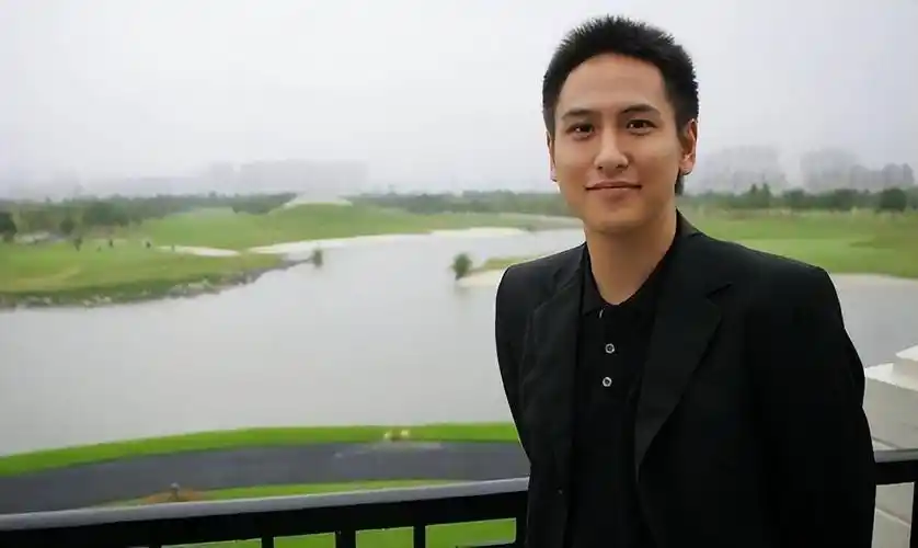 21岁"百亿富豪":继承父亲上海133套房的遗产,现每套市值超2亿_汤珈铖