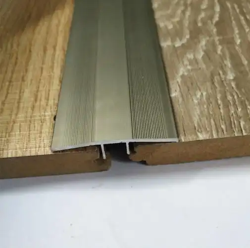 热销圣象地板压条