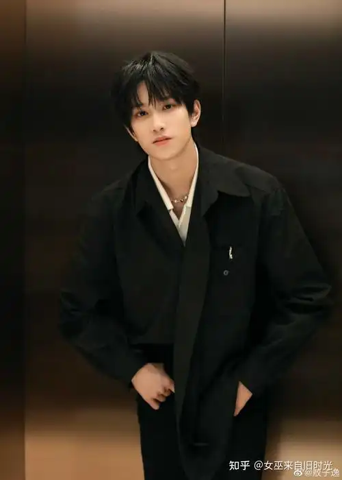 女巫来自旧时光 的想法: 你们知道敖子逸小龙王多帅吗?