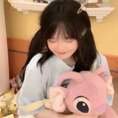 女生爆火qq头像