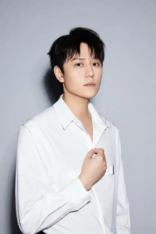 rayli星闻##秦俊杰0901生日快乐#祝@秦俊杰生日快乐!