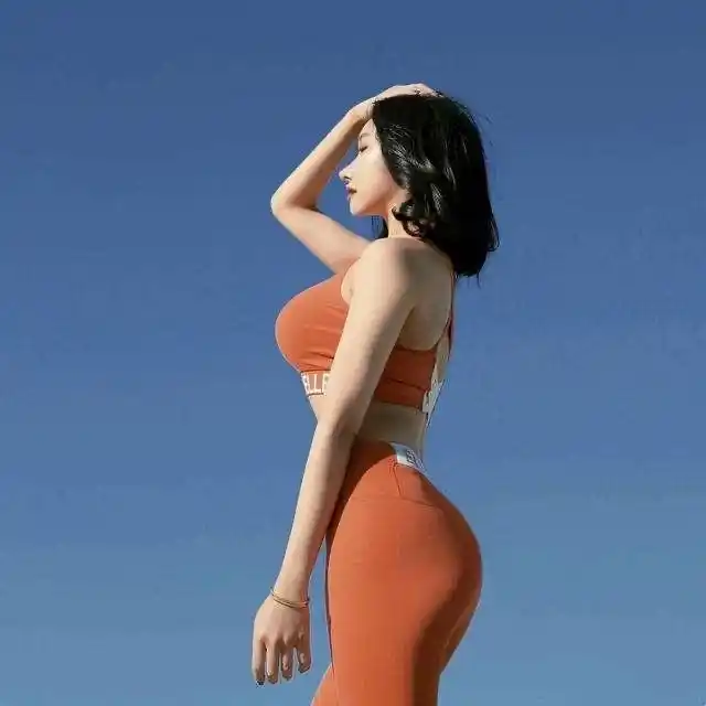 s型身材,曲线柔美,亭亭玉立