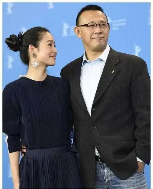 大导演的小娇妻们手段狠辣18岁上位谁才是真正的幕后赢家