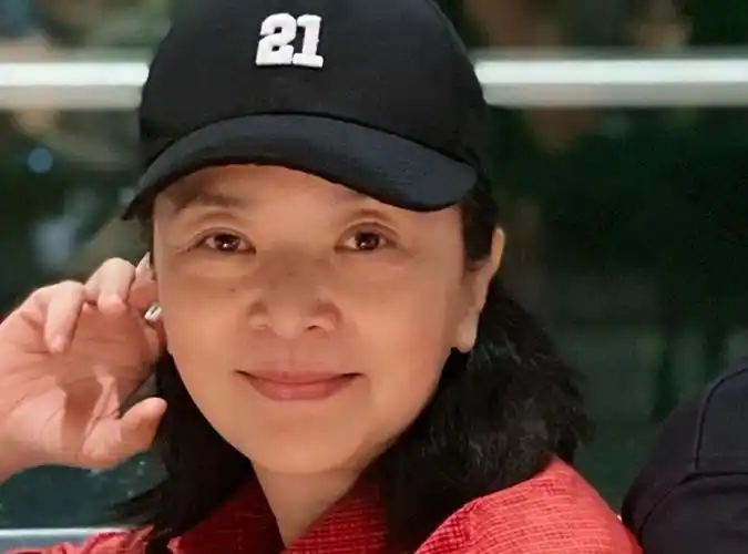 香港演员陈玉莲近照(62岁陈玉莲罕露面素颜与朋友聚餐)