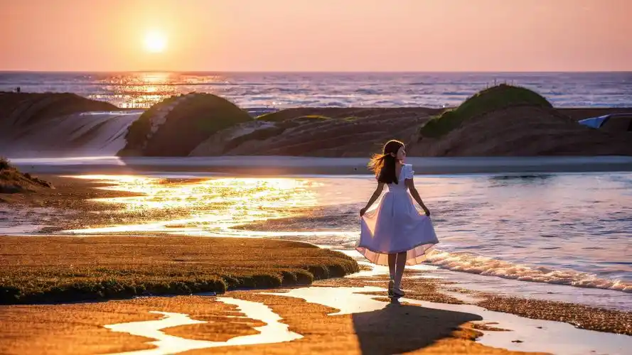 女仆装在海边,绝美壁纸来袭🌊💃