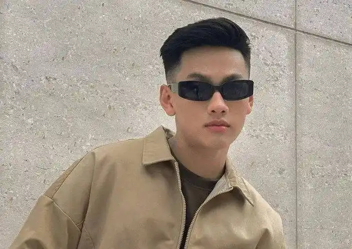 男生夏天留这几款潮流短发,阳光又帅气