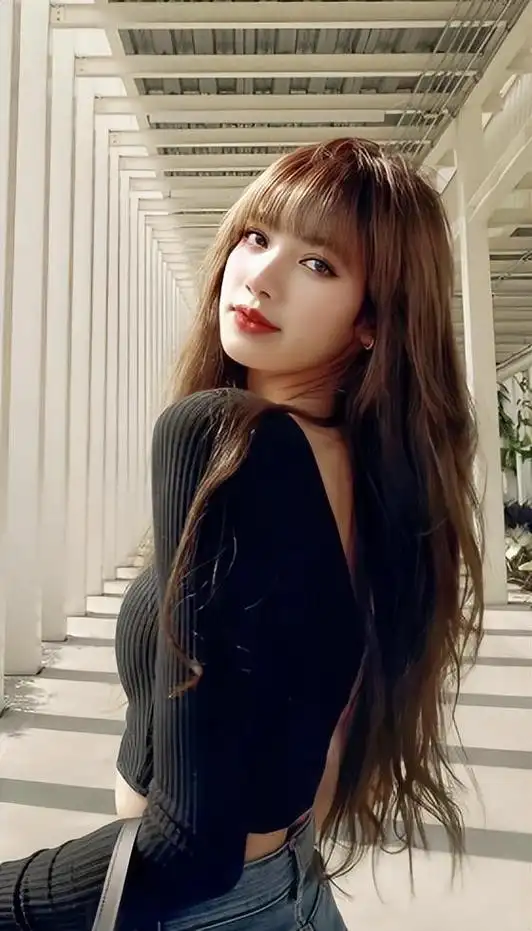 lisa第一代人间芭比(人间芭比lisa靠一个动作成顶流巨星)(21)