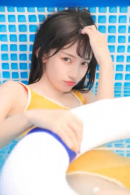 泳衣美女清纯可爱写真,犹如出水芙蓉般美丽(一)