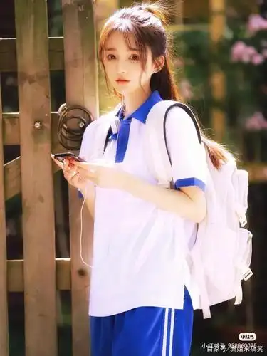 校服少女清纯写真