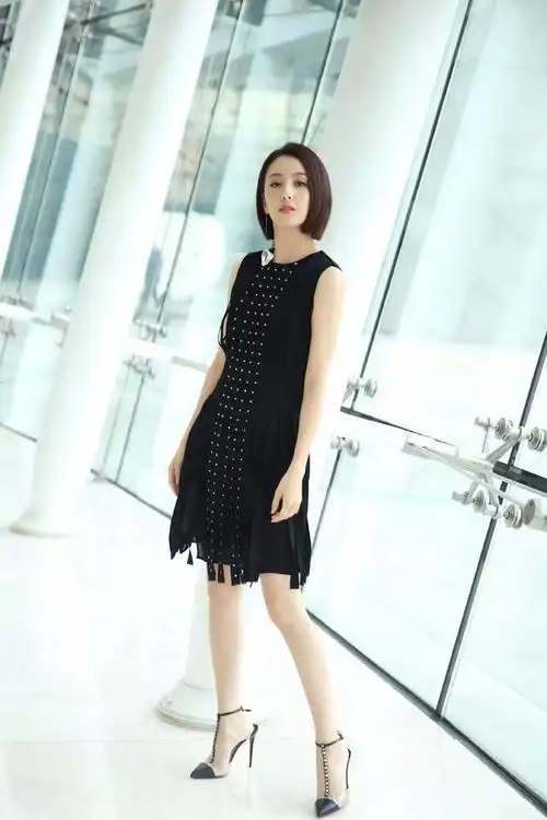 每天美图|佟丽娅的高跟鞋美图大赏_网易订阅