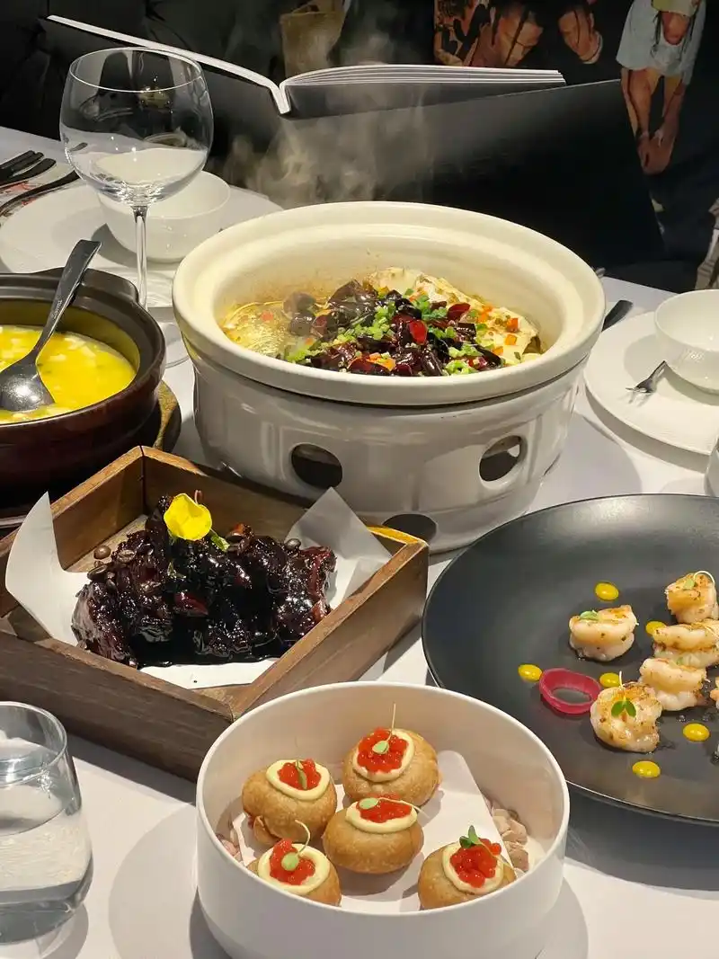 超有氛围的中式创意菜 |宴无界.东吴银泰一家很有感觉的创意餐 - 抖音