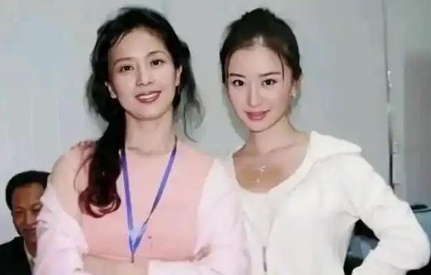 岁依旧单身,长得比女儿还漂亮|陈金飞|宋承宪|杨采钰|女明星_网易订阅