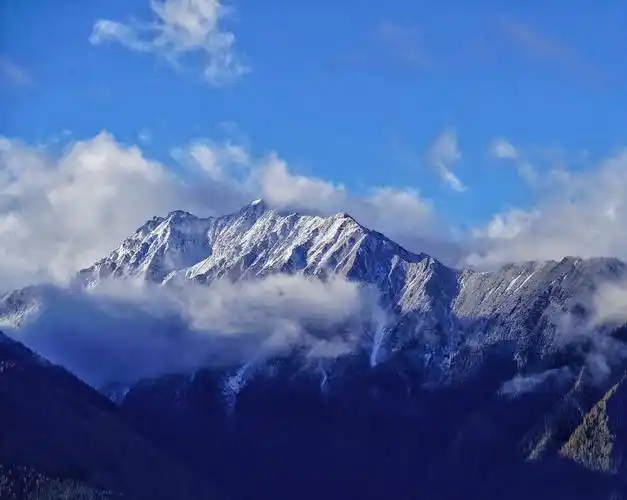多雄拉山,与南迦巴瓦雪山遥望对峙