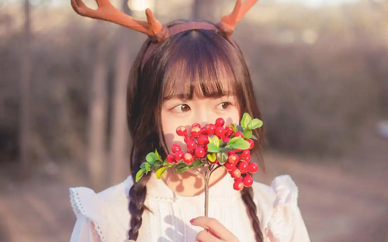 森系小清新美少女户外写真图片桌面壁纸