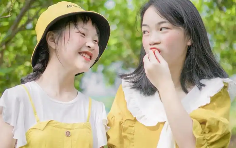 小孩子的笑好治愈啊