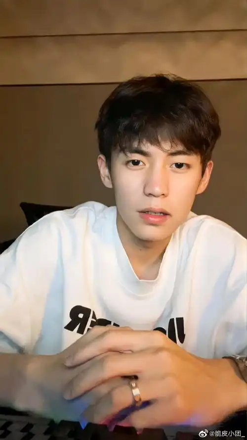 寻找闪光的你##出圈神图大赏##余庆伟