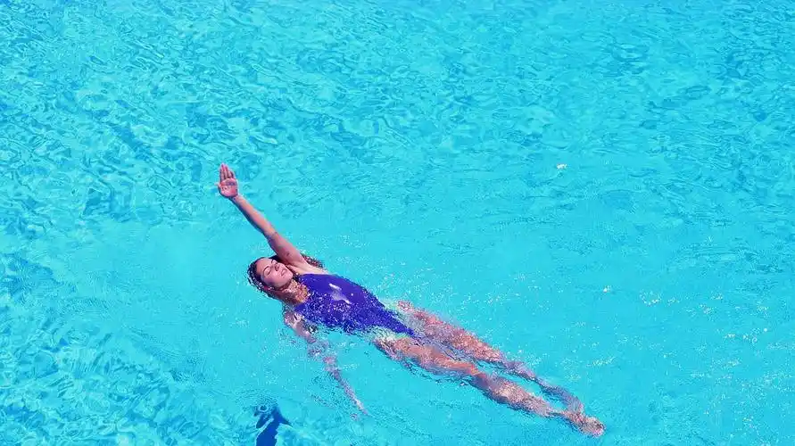 1教你怎么快速学习游泳,四种游泳姿势的动作图解,轻松学游泳不是梦.