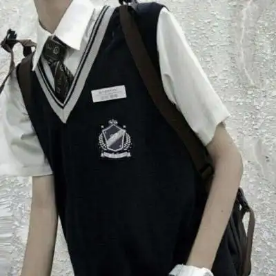 白衬衫黑领带半身男头 - 男生头像 - 潮人个性网