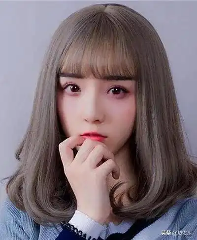 像这种发型头顶烫的话,一般是头顶太塌了不够蓬松,一般会做隐形烫处理