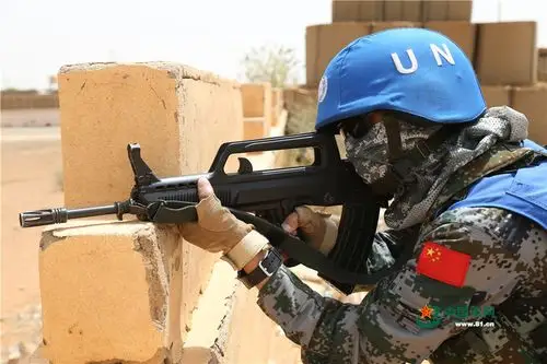中国蓝盔马里维和的日与夜之战地印记