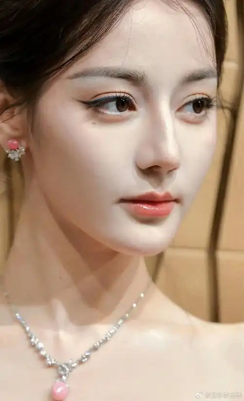 迪丽热巴 金九##迪丽热巴