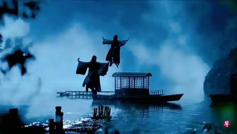 《山河令》深夜湖面武打场面,集合了武术表演,朦胧山水,人物关系隐喻
