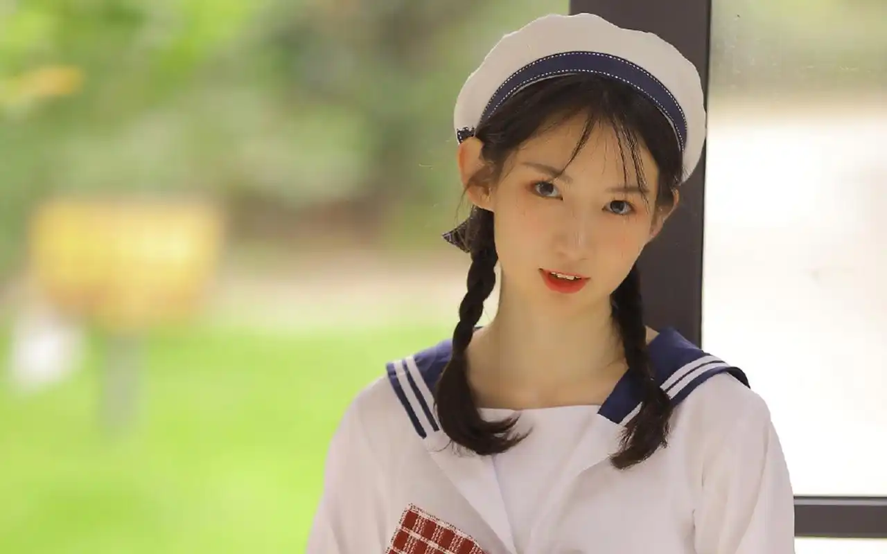 清新美女性感制服写真桌面壁纸_美女壁纸_壁纸下载_美桌网