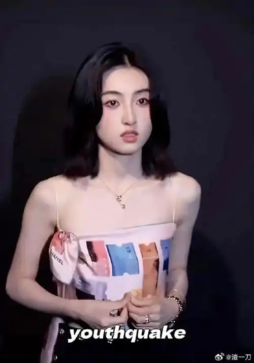 张子枫的斜方肌完全消失了,是怎么做的?