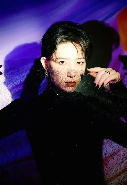 李斯丹妮上次穿裙子还是上次