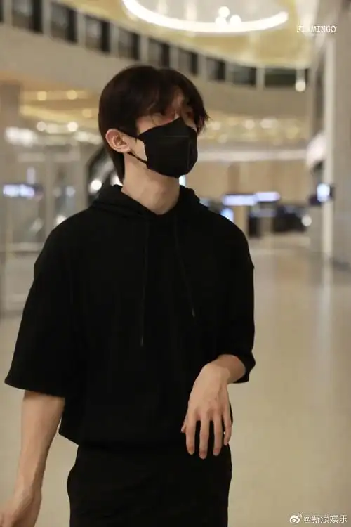 易烊千玺跑出了爱心头##易烊千玺手上的青筋好性感##易烊千玺机