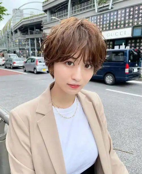 显白发色  #烫发  #短发烫发  #法式烫发  #短发  #女生发型参考