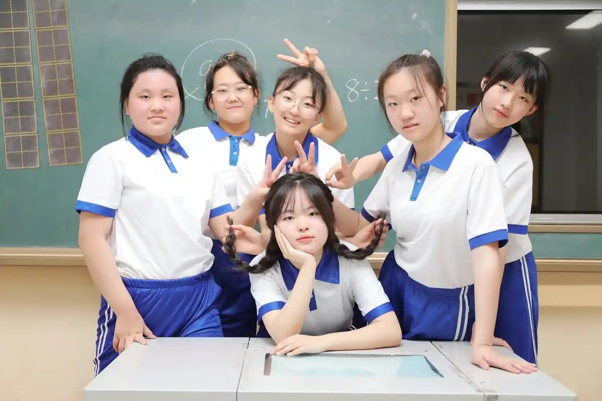 沈阳毕业季小学毕业照沈阳毕业季小学毕业照